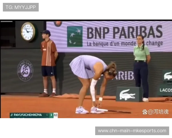 世界冠军比赛中鞋带断裂仍逆转