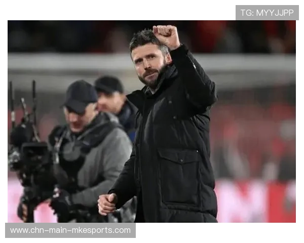 曼联连胜模式开启,卡里克指挥若定,曼联主帅谈卡瓦尼 曼联连胜模式开启,卡里克指挥若定,曼联主帅谈卡瓦尼