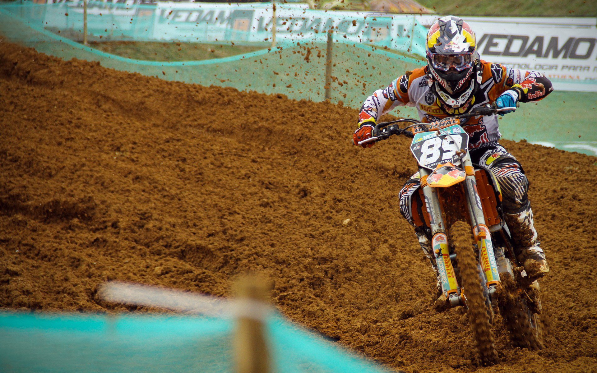 德甲赛事的安全保障体系完善，德甲赛制规则