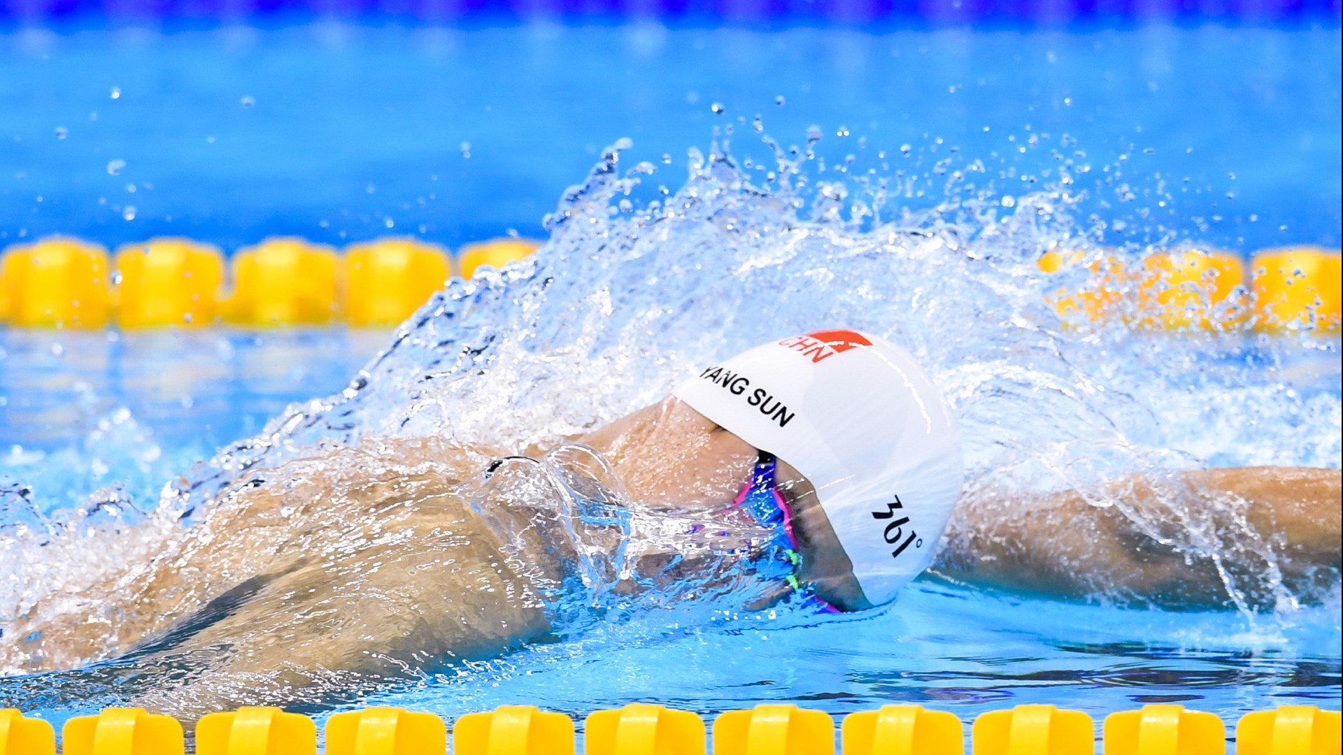 恩多耶-布鲁阿尔精准转身成制胜关键，恩布鲁庞